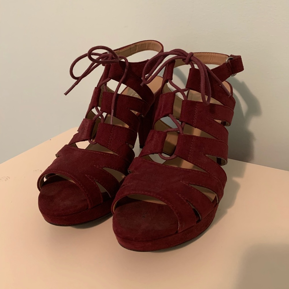 Maroon criss cross tie heels